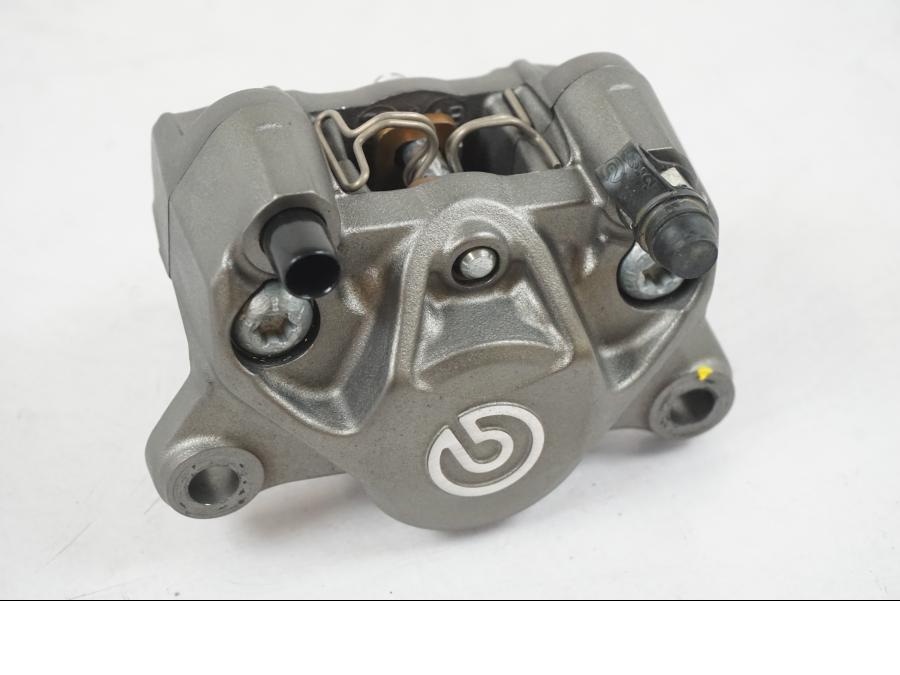 Framsidan på Bromsok från en KTM 1290 Super Duke R EVO -2023 motorcykel.