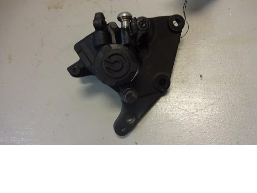 Framsidan på Bromsok från en BMW F 800 GT -2015 motorcykel.