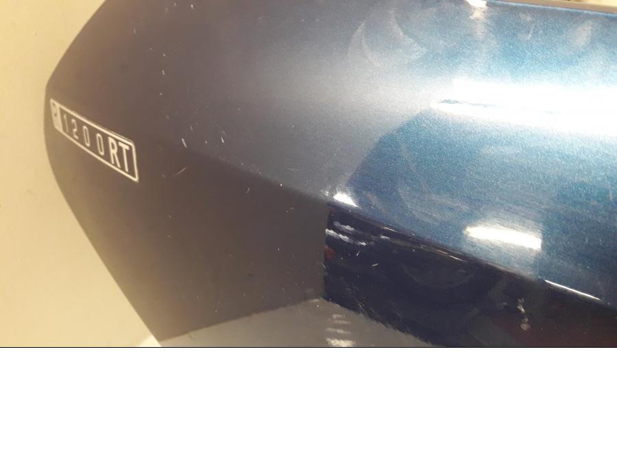 Baksidan på Sidkåpa från en BMW R 1200 RT -2013 motorcykel.