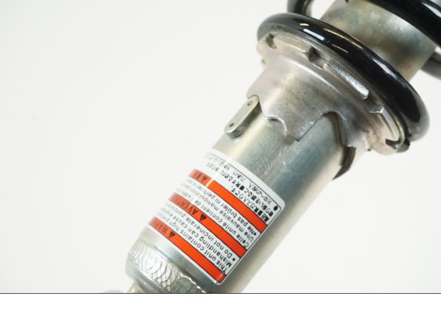 Snett uppifrån på Stötdämpare från en Kawasaki KLX 230 -2019 motorcykel.