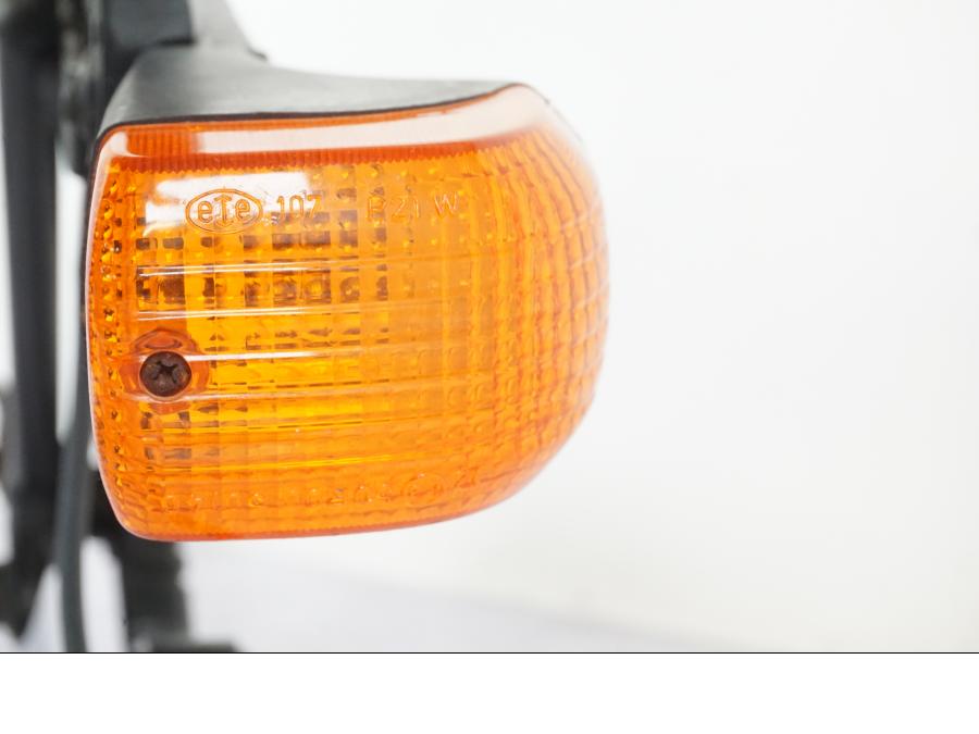 Snett uppifrån på Sidoväskhållare från en Honda CBR 1000 F -1989 motorcykel.