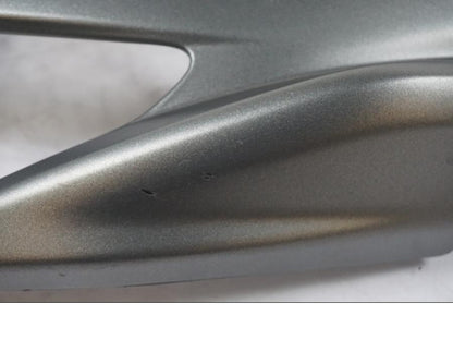 Vänster sida på Toppkåpa från en Yamaha Aerox 4 -2020 moped.