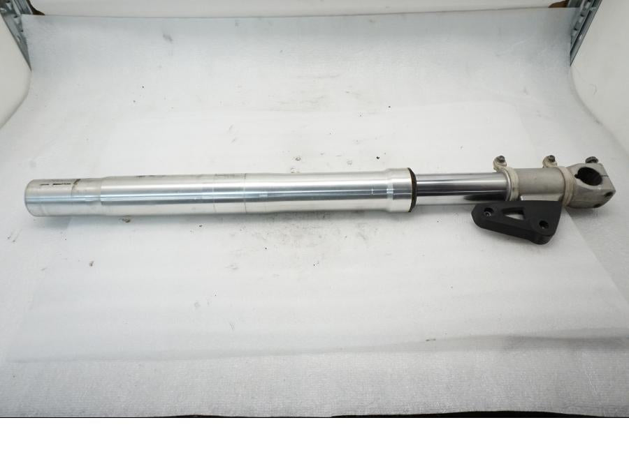 Framsidan på Gaffelben från en Ducati Monster 600 -2001 motorcykel.