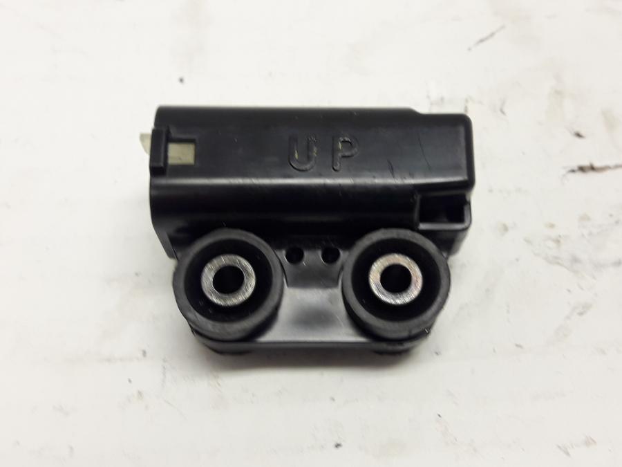 Framsidan på Tilt Sensor från en Yamaha XJR 1300 -2015 motorcykel.