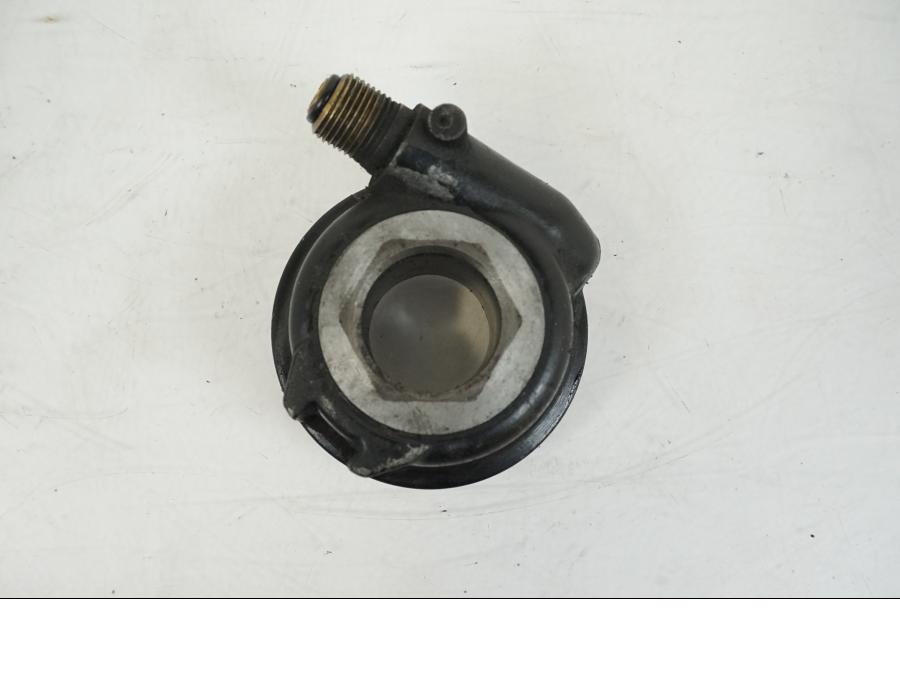 Framsidan på Hastighetsdrivning från en Yamaha XJR 1300 -2002 motorcykel.