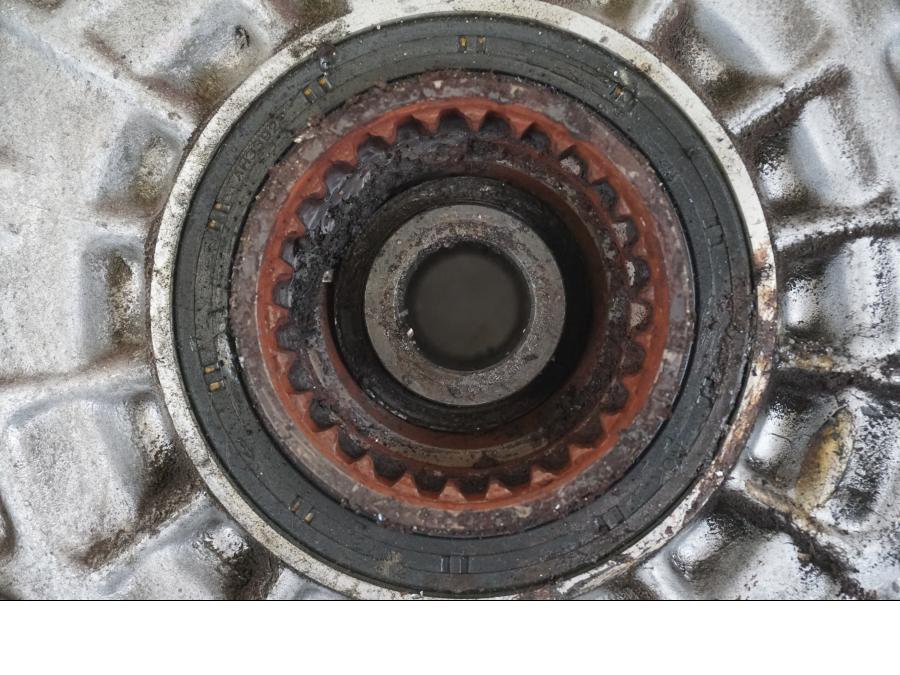 Extrabild5 på Slutväxel från en Honda ST 1300 -2002 motorcykel.