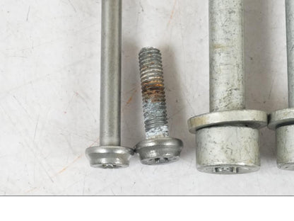 Höger sida på Skruv / Mutter etc från en BMW R 1200 GSA -2014 motorcykel.