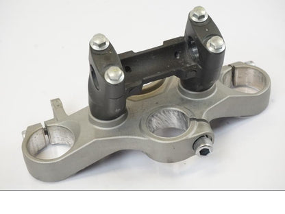 Framsidan på Gaffelkrona från en Yamaha MT-07 -2016 motorcykel.