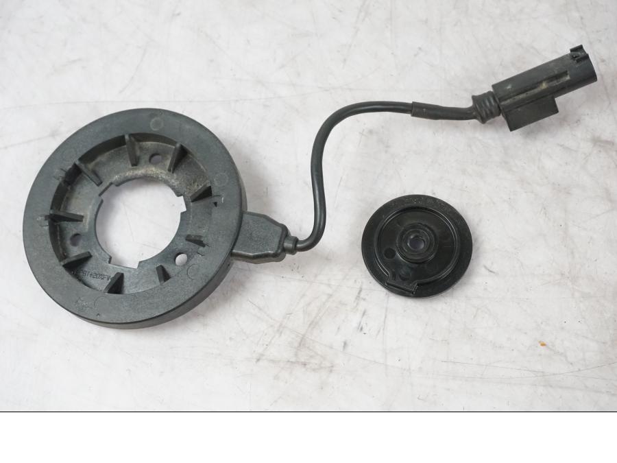 Framsidan på Antenn till tändningslås från en BMW K 1600 GTL -2015 motorcykel.