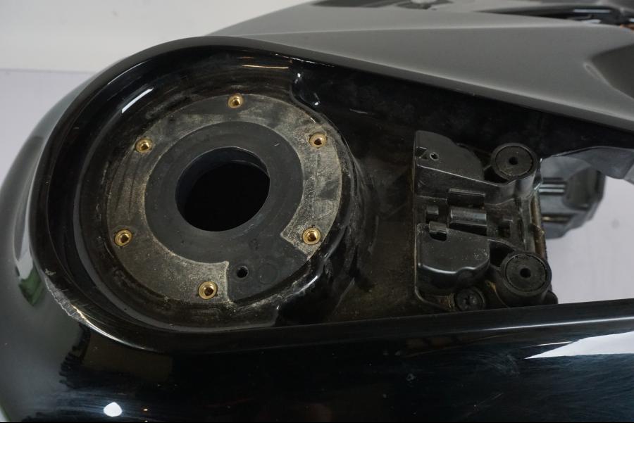 Extrabild2 på Bensintank från en KTM 1290 Super Duke -2019 motorcykel.