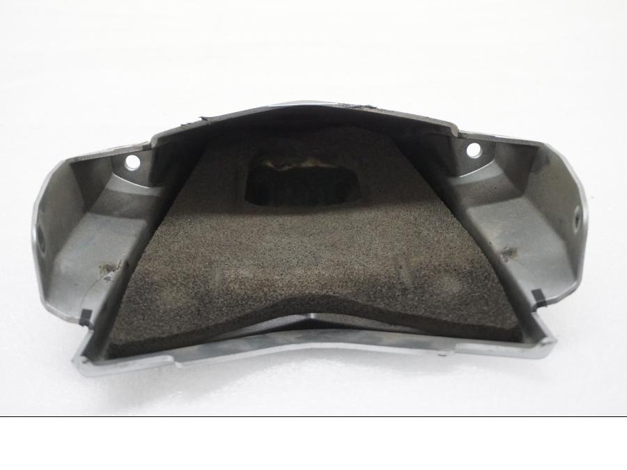 Vänster sida på Bakvinge från en Suzuki GSX 1300 BK -2008 motorcykel.