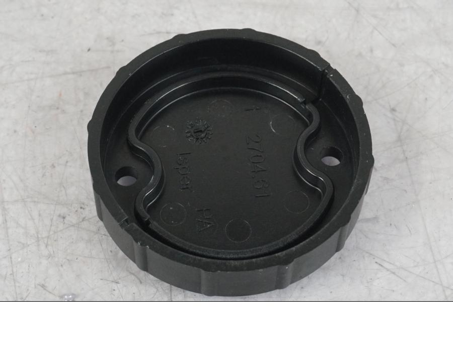 Snett uppifrån på Bromsvätskebehållare från en KTM 1290 Super Adventure R -2018 motorcykel.