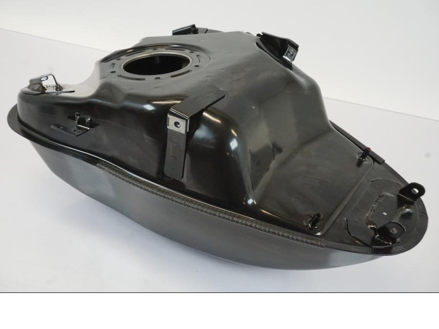 Extrabild4 på Bensintank från en Triumph Trident -2021 motorcykel.