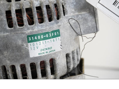 Höger sida på Generator från en Suzuki GSX 750 -1998 motorcykel.