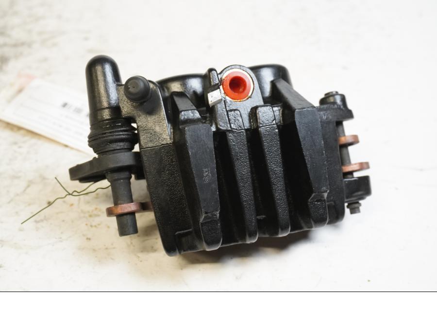 Baksidan på Bromsok från en Suzuki VZ 800 -2000 motorcykel.