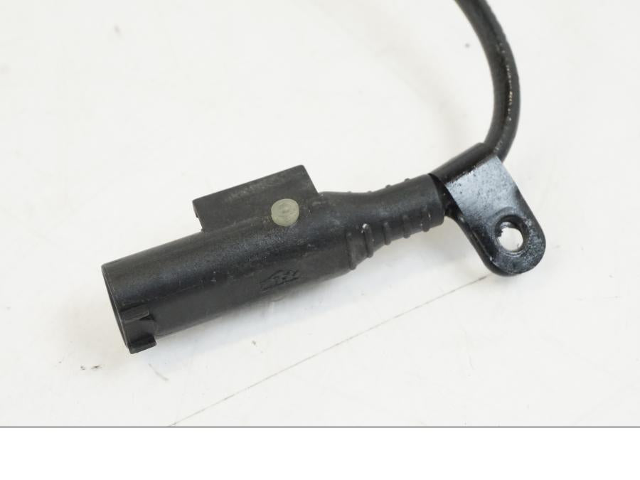 Baksidan på ABS givare från en Aprilia Tuono V4R -2011 motorcykel.