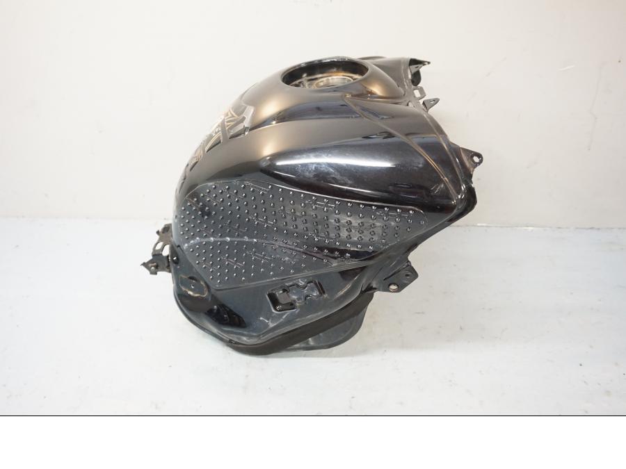 Framsidan på Bensintank från en Yamaha YZF 1000 R1 -2006 motorcykel.