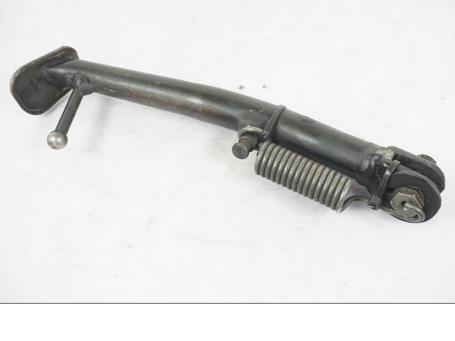 Baksidan på Sidostöd från en Honda CB 750 -1996 motorcykel.