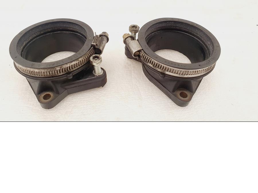 Vänster sida på Insug från en H-D V-Rod 1130 -2005 motorcykel.