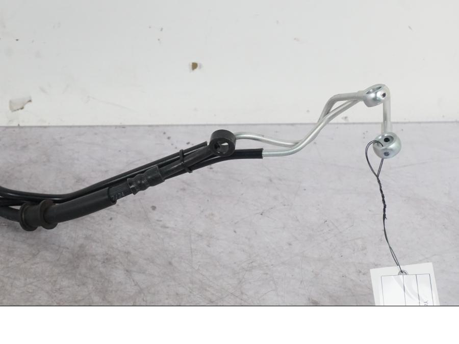 Baksidan på Bromsledning från en Yamaha MT-09 -2024 motorcykel.