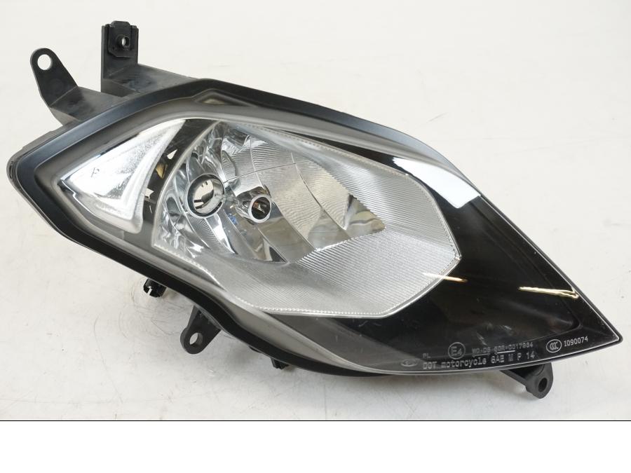 Baksidan på Strålkastare från en BMW S 1000 XR -2014 motorcykel.