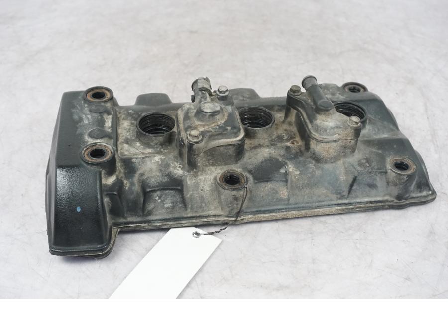 Baksidan på Ventilkåpa från en Triumph Tiger Explorer -2016 motorcykel.