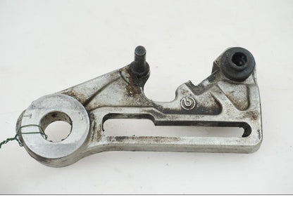 Framsidan på Bromsoksfäste från en KTM 400 EXC -2004 motorcykel.