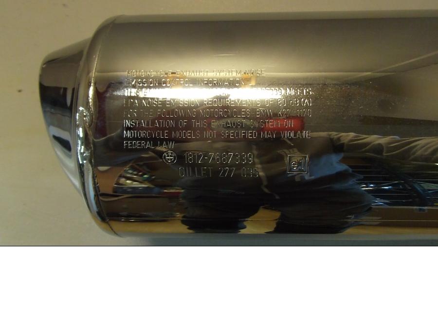 Baksidan på Ljuddämpare från en BMW R 1200 R -2008 motorcykel.