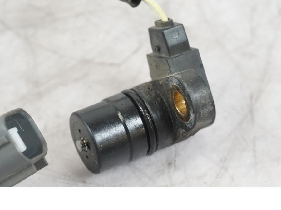 Höger sida på Kamaxelsensor från en Kawasaki ZX-6R -2006 motorcykel.