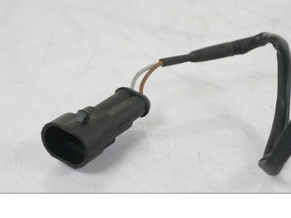 Snett uppifrån på Bromsljuskontakt från en KTM 1290 Super Duke R -2018 motorcykel.