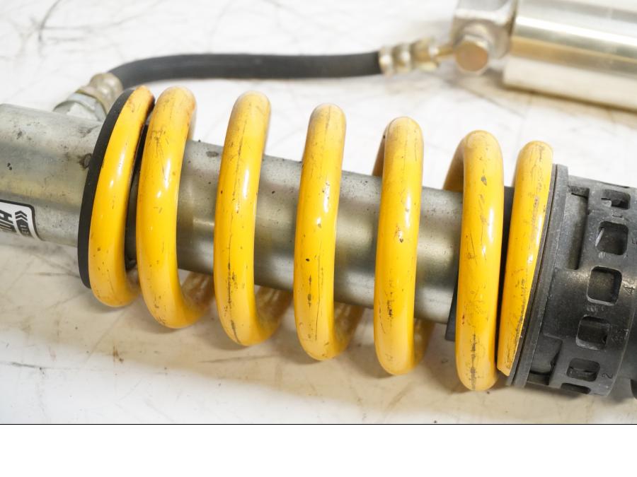 Höger sida på Stötdämpare från en Honda CBR 600 -2002 motorcykel.