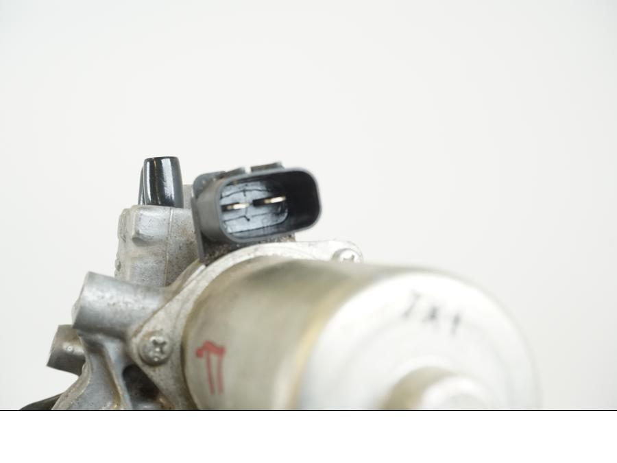 Snett nerifrån på ABS Modulator från en Honda XL 1000 V -2008 motorcykel.