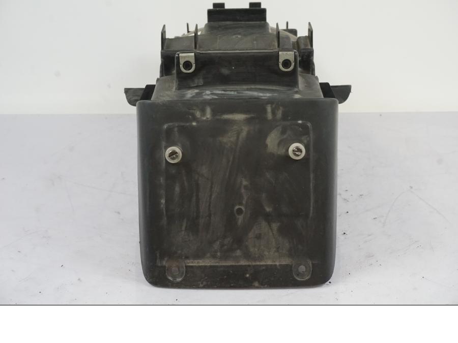 Baksidan på Undertail från en Honda VFR 750 -1994 motorcykel.