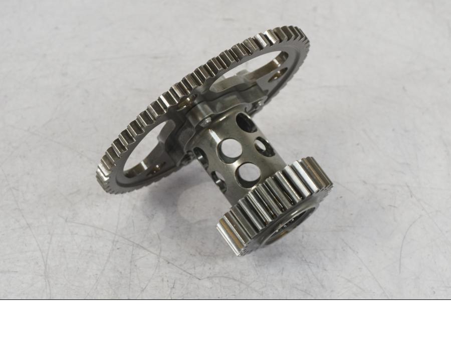 Höger sida på Kamkedjedrev från en BMW R 1250 GS -2023 motorcykel.