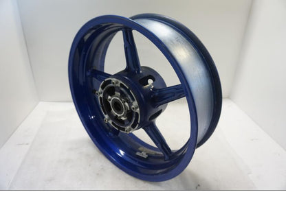 Baksidan på Fälg från en Suzuki SV 650 -2016 motorcykel.