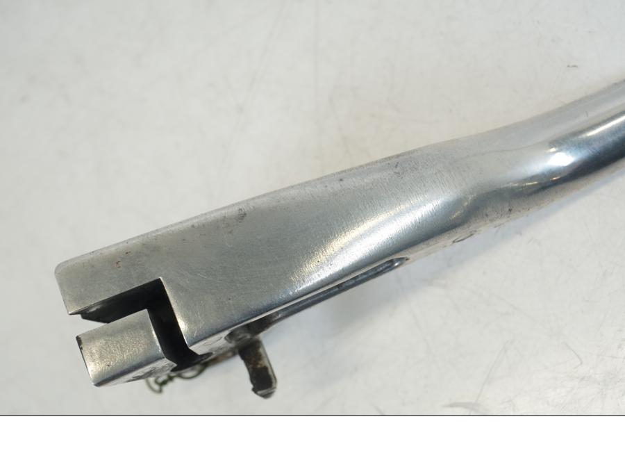 Snett uppifrån på Kopplingsgrepp från en Yamaha XV 1700 -2004 motorcykel.