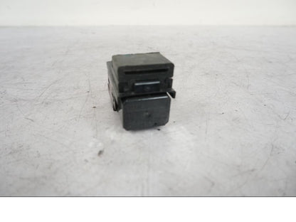 Höger sida på Relä från en Yamaha MT 125 -2017 motorcykel.