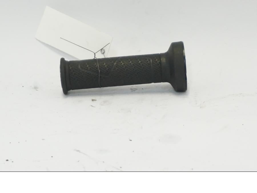 Framsidan på Handtag från en KTM 790 Duke -2018 motorcykel.