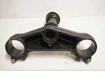 Baksidan på Gaffelkrona från en Aprilia SL 1000 Falco -2000 motorcykel.