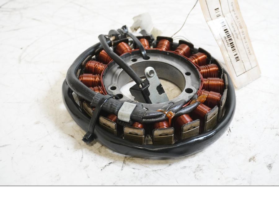 Framsidan på Generator från en Yamaha BT 1100 -2002 motorcykel.