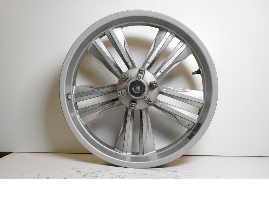 Framsidan på Fälg från en Honda CTX 1300 -2014 motorcykel.