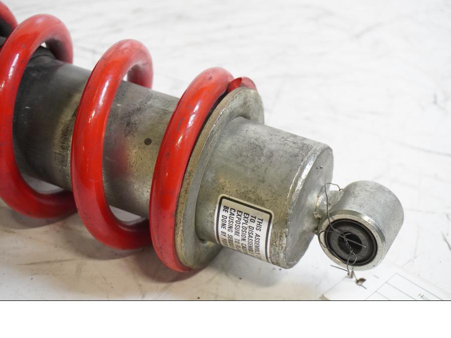 Baksidan på Stötdämpare från en Honda CBR 600 -1987 motorcykel.