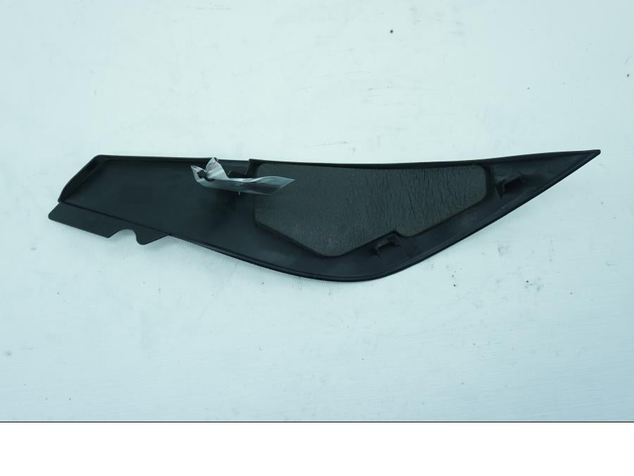 Baksidan på Bensintankskåpa från en Kawasaki ZX-6R -2007 motorcykel.