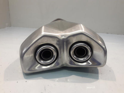 Höger sida på Ljuddämpare från en Kawasaki Z 1000 -2014 motorcykel.