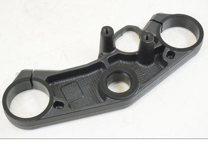 Snett nerifrån på Gaffelkrona från en Suzuki GSX-R 750 -2008 motorcykel.