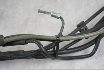 Vänster sida på Bromsledning från en Triumph Tiger -2009 motorcykel.