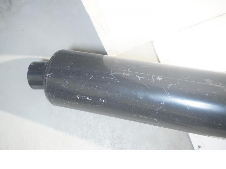 Snett nerifrån på Avgassystem från en Honda CBR 600 -1995 motorcykel.