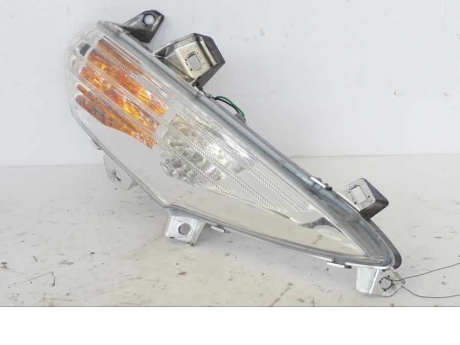 Baksidan på Blinkers från en Honda SH 300 A -2011 scooter.