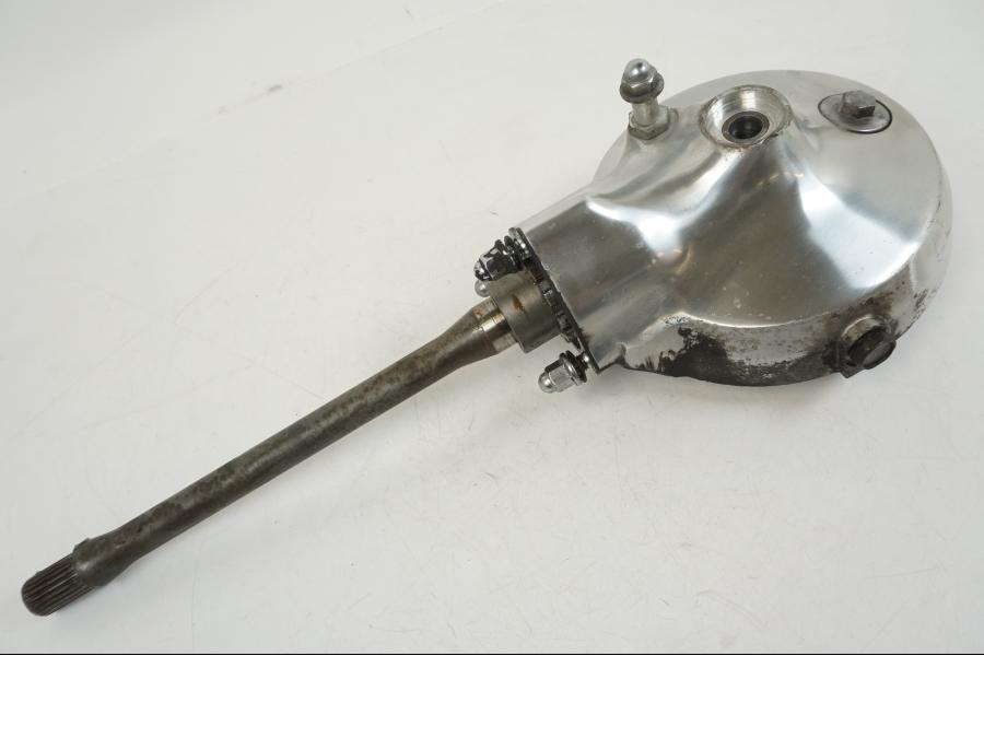 Framsidan på Slutväxel från en Suzuki VS 1400 -1999 motorcykel.