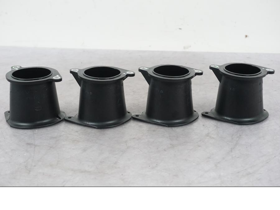 Baksidan på Luftrör från en Ducati Multistrada V4 -2024 motorcykel.